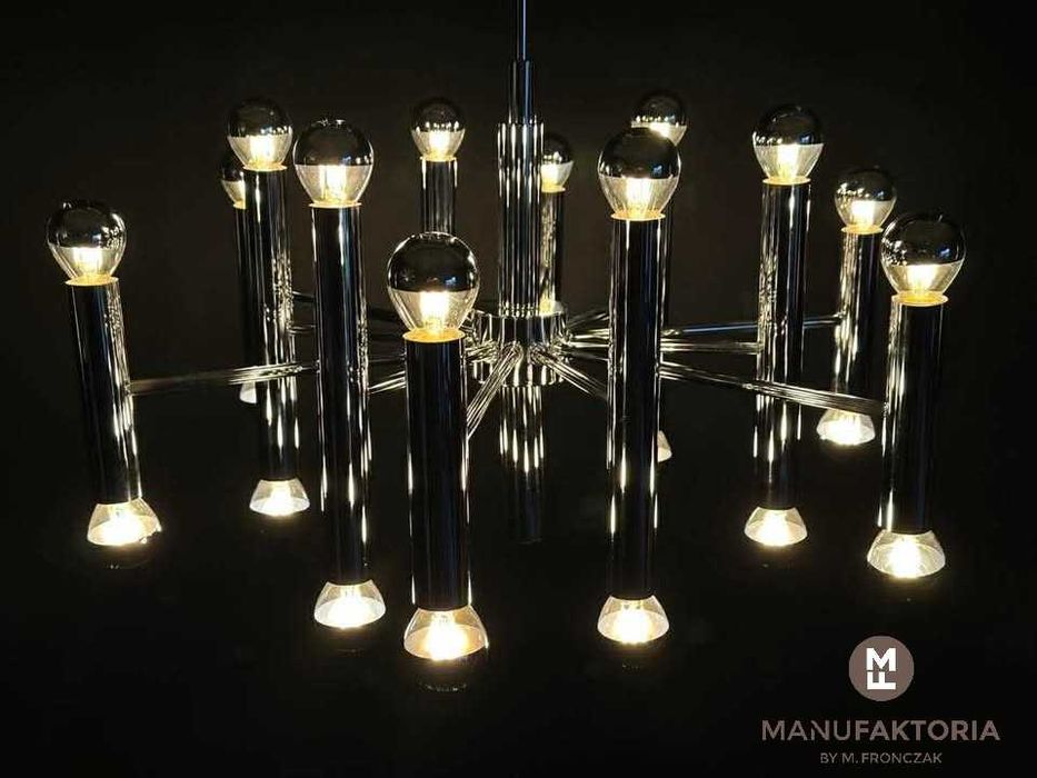 Stylowy żyrandol    zaprojektowany przez Gaetano Sciolariego