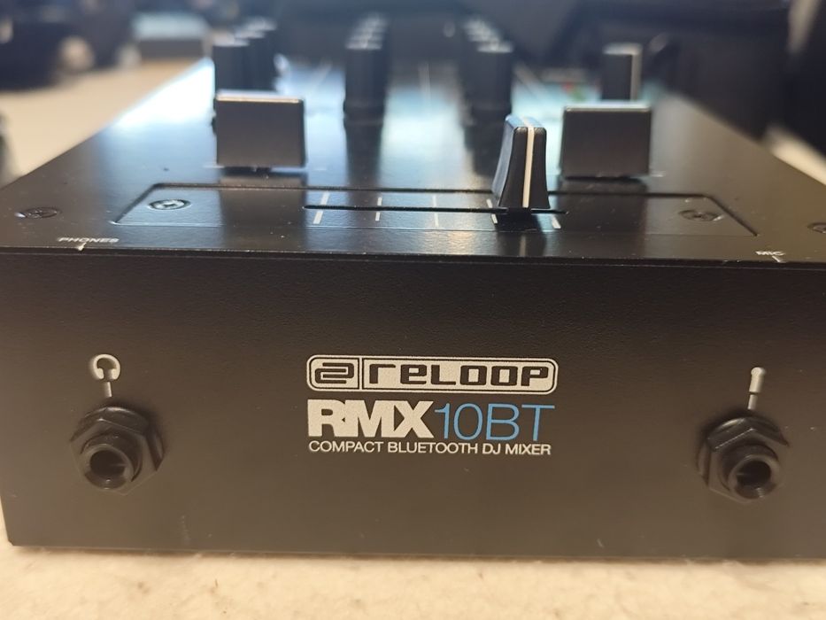 Mesa mistura Reloop RMX 10BT
