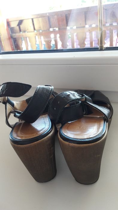 Sandały Ryłko na koturnie r.37