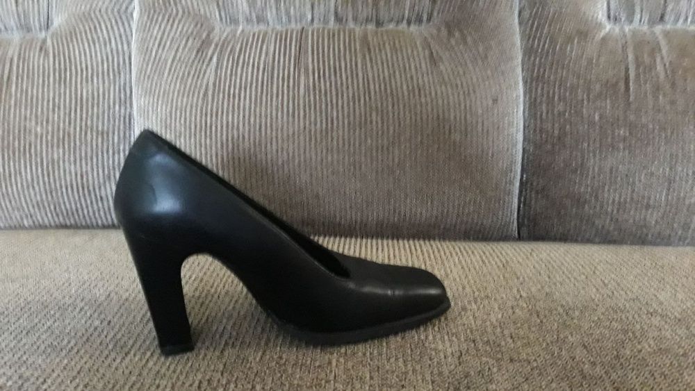 Женские туфли очень хорошего качества