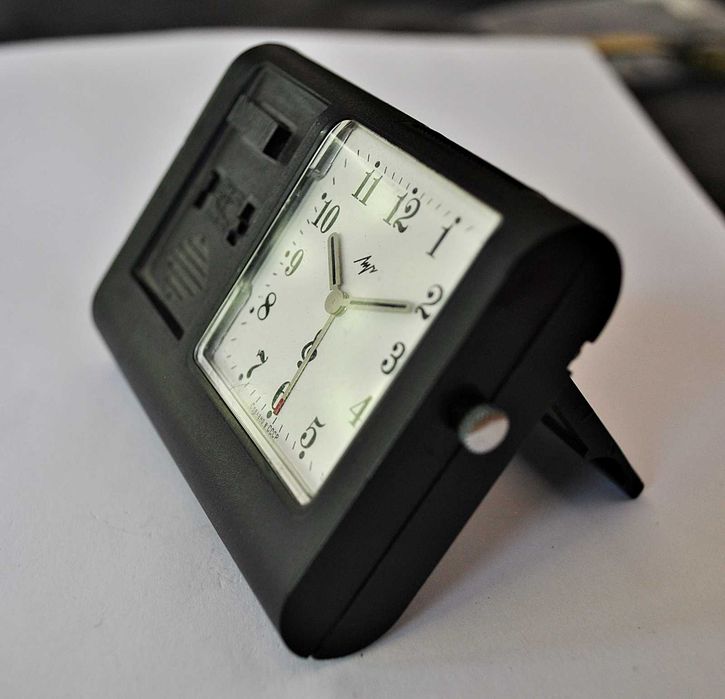 Ładny rzadki mechaniczny zegarek budzik Łucz