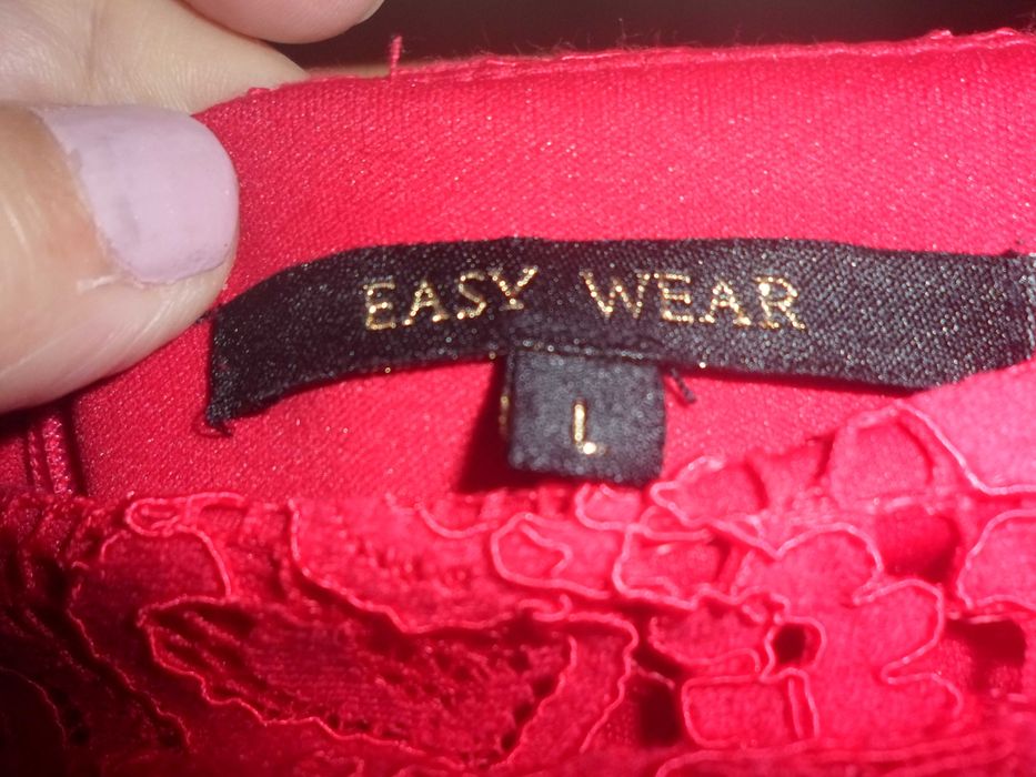 saia em renda para mulher cor vermelha da marca Easy Wear