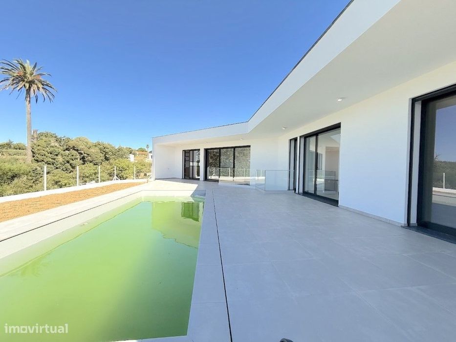 Moradia V2 com excelente vista, situada nas Caldas da Rainha