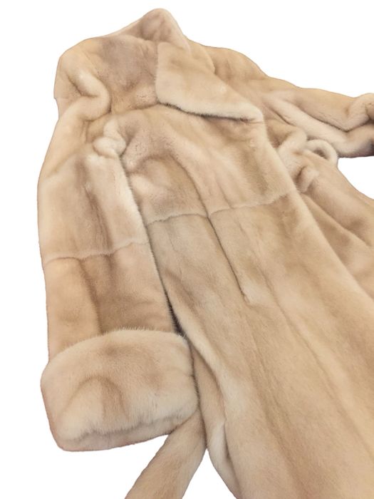 Пальто жiноче з хутра норки