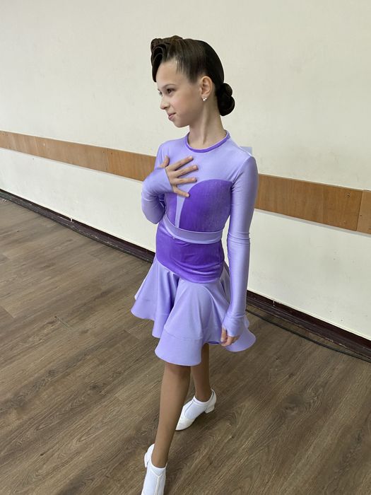 Бальні сукні Оренда