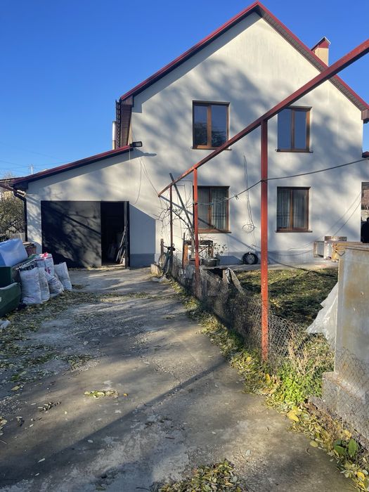 Продам двухэтажный дом