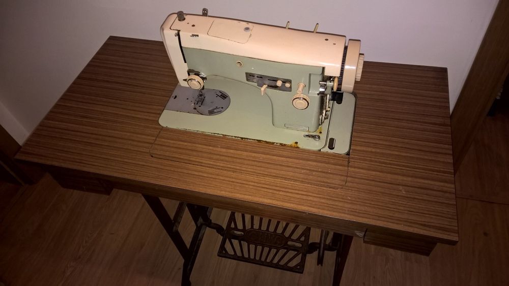 Maquina costura SINGER