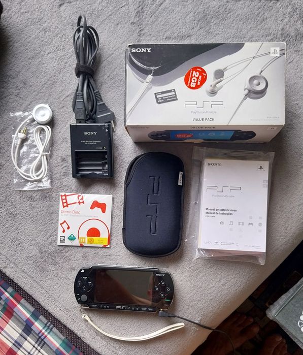 Playstation PSP 1001 value pack c/ nova c/ acessórios, Negociável.