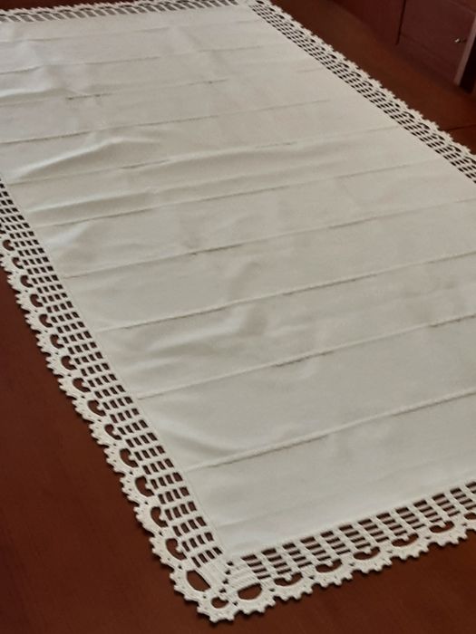 Pano em linho e croché  para mesa