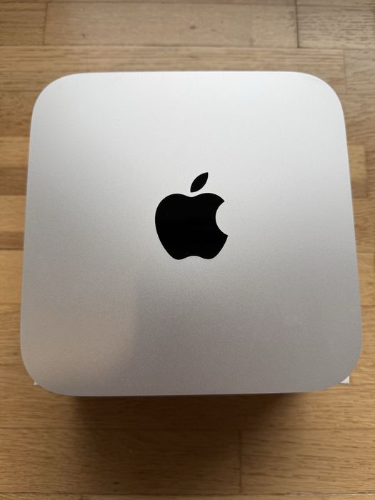 Mac mini / 8GB / 256GB  + klawiatura Apple