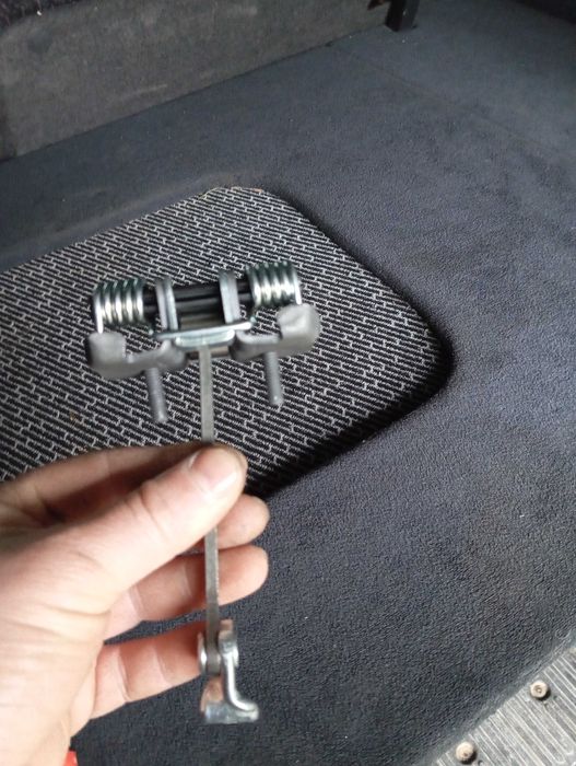 Огранічітель дверей Рено кенго 1