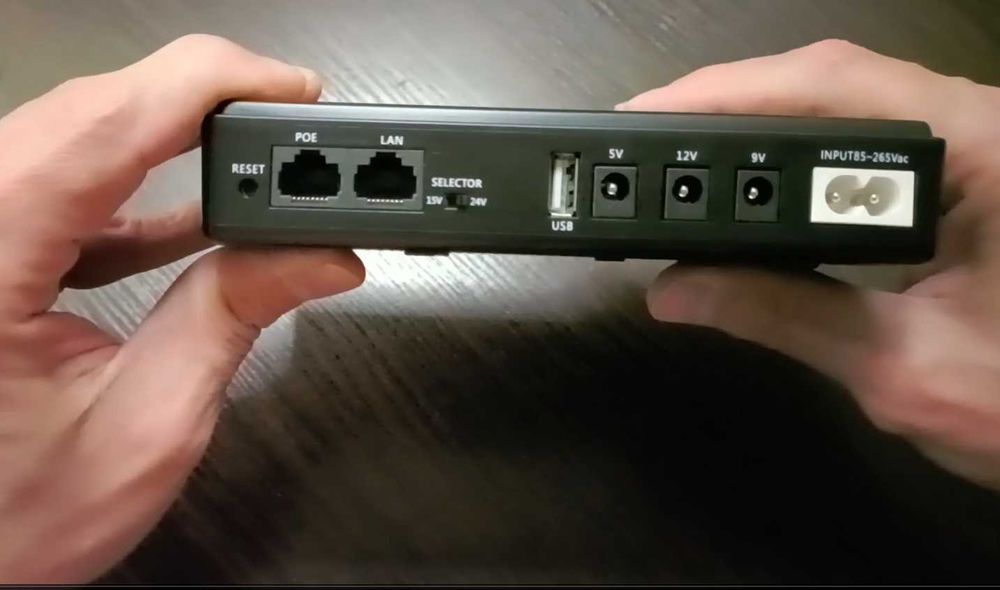 Питание для роутера и терминала GPON.