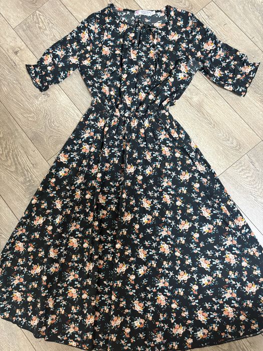 Жіночі сукні розмір s-m