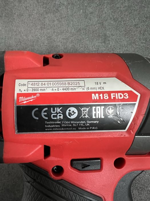 Безщітковий.Акум імпакт Milwaukee M18 FID 3