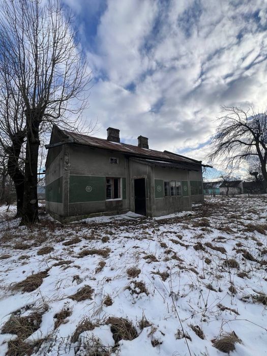 Будинок з ділянкою 15 соток біля Львова