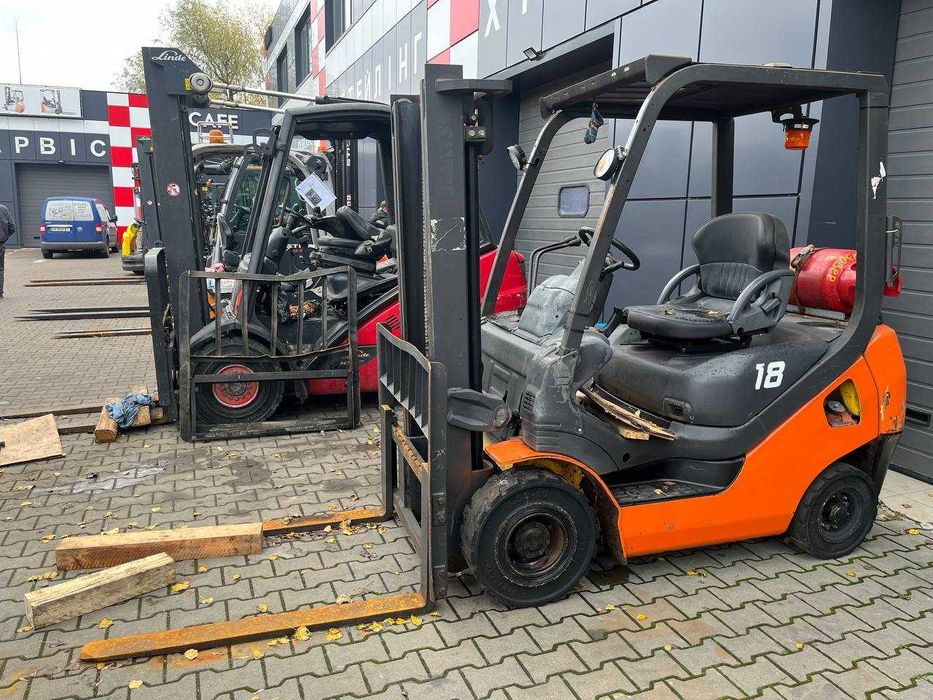 Навантажувач вилковий кара Komatsu FG15 газ 1.5т.