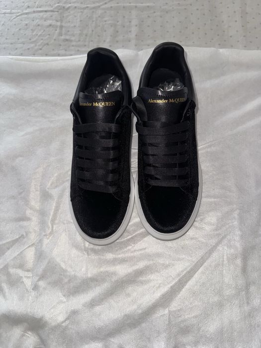 Alexander McQueen 42