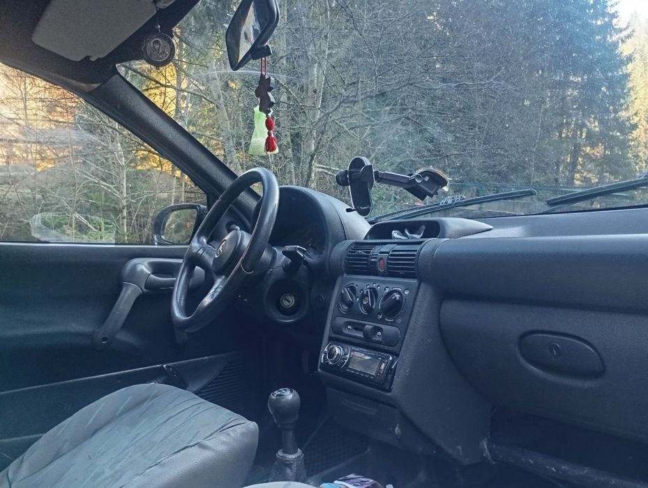 Легковий автомобіль