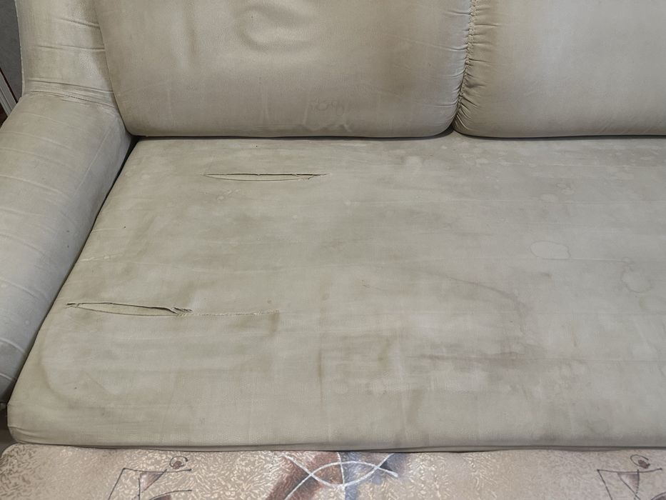 Диван кутовий, потребує перетяжки