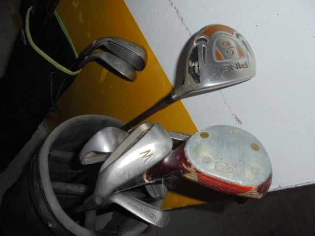 2 sacos de golfe com tacos 42 cada saco