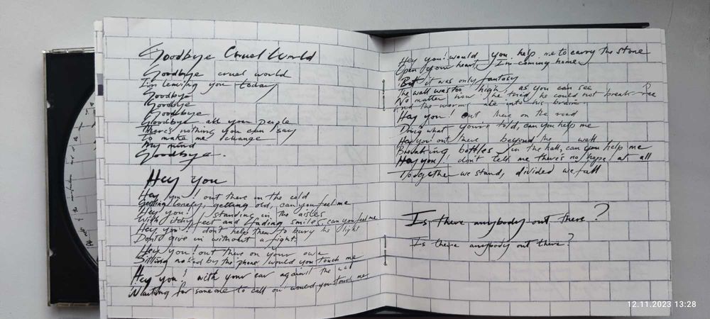 Продам фирменный CD диск Pink Floyd - The Wall