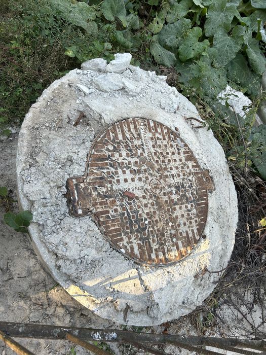 Люк чавунний з кільцем