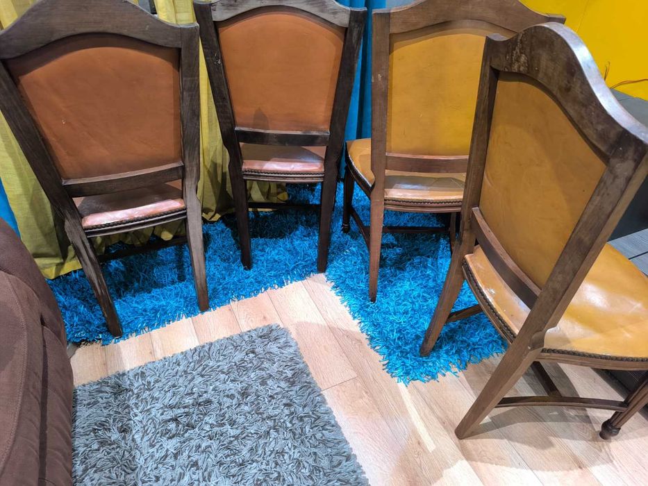 As 4 cadeiras por apenas 15eurs