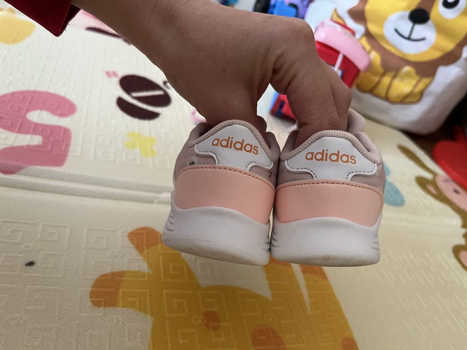 Кросівки легенькі на дівчинку