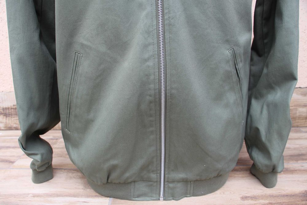 Нова вітровка Asos в стилі мілітарі, хакі