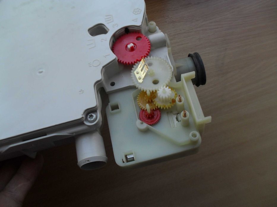 Распределитель воды стиральной машинки MIELE W3364