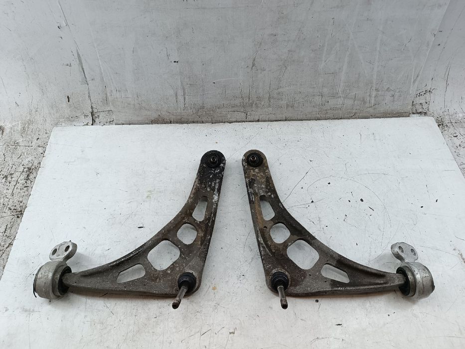 Braços de suspensão esquerdo e direito - BMW 3 Compact (E46) | 01 - 05