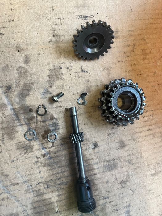 Napęd obrotomierza komplet, zębatka wału etz 125/150