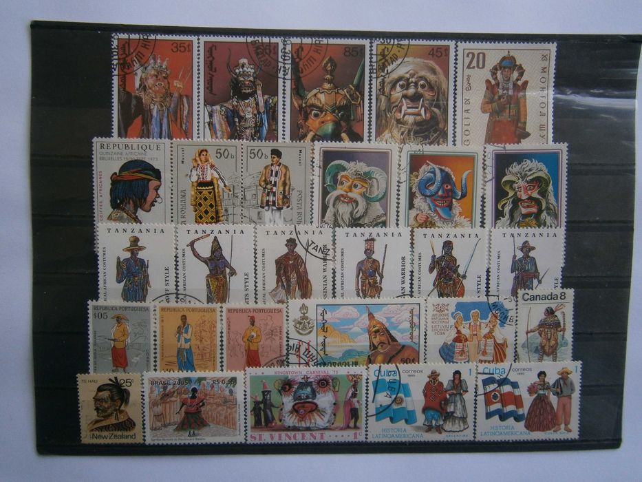 28 selos do tema Trajes e Costumes todos diferentes