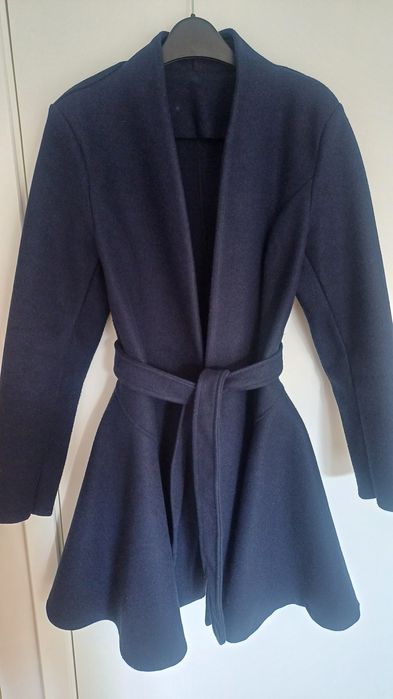 Casaco com cinto (NOVO)- M