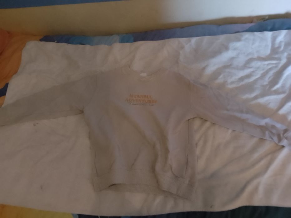 Camisola em bom estado beje de menino