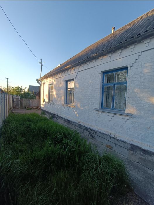 Продам цегляний будинок в селі Шкарівка