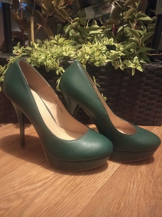SZPILKI na wysokiej platformie / rozm. 38 / Butelkowa zieleń