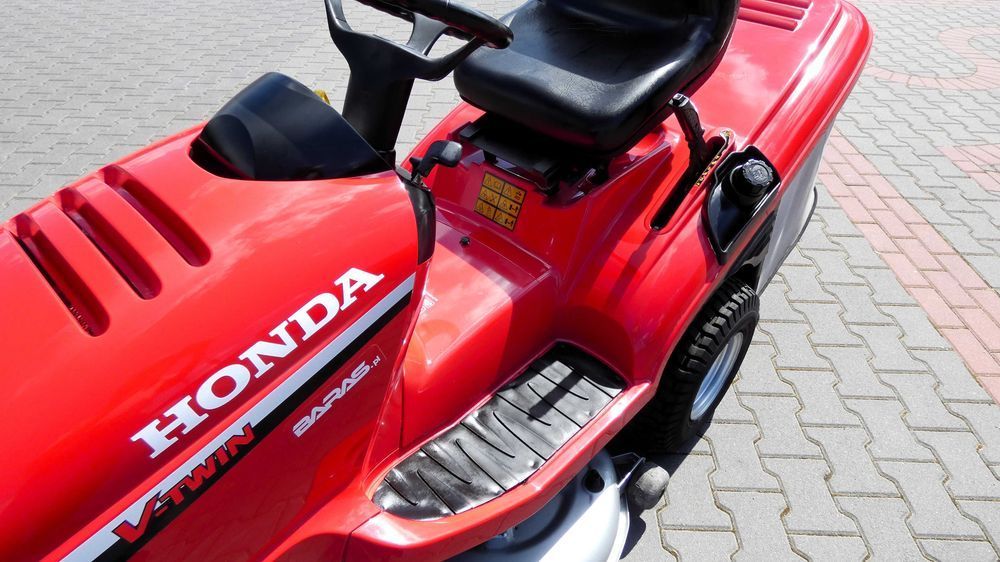 Traktorek kosiarka HONDA 2417 2 Cylindry (020703.6) - Baras