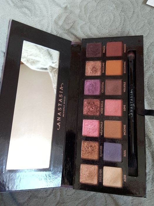 Orginalna paleta firmy Norvina Anastazja Beverly Hils