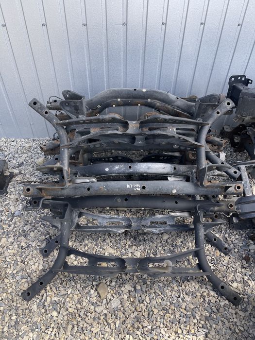 Балка задній підрамник Passat B7 B8 USA NMS