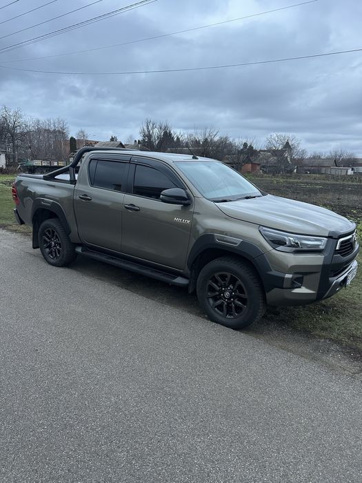 Toyota Hilux 2021 року, комлектації Legend