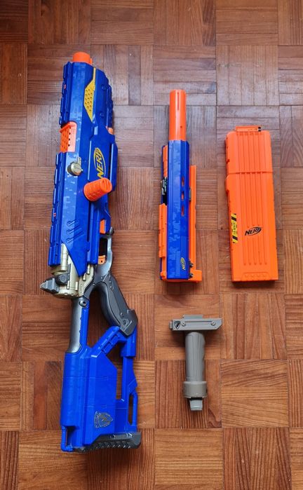 Várias Nerf s leia a descrição.