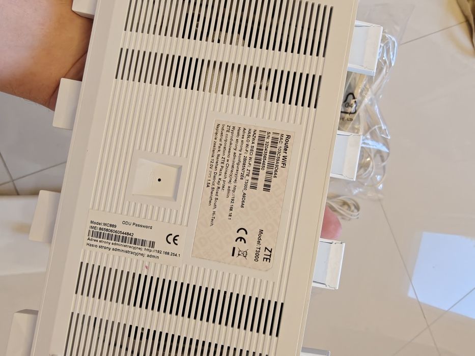 Modem zewnętrzny ZTE MC889 + Router ZTE T3000 5G