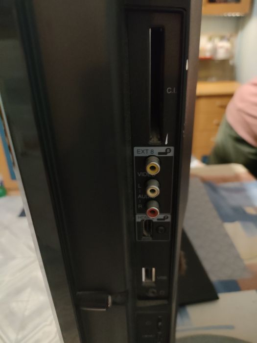 Telewizor HD Sharp 725, 37"