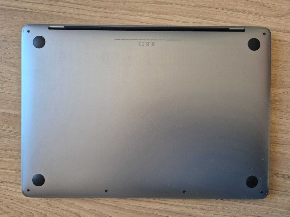 MacBook Pro Retina Touch Bar - 2019 - Ecrã danificado
