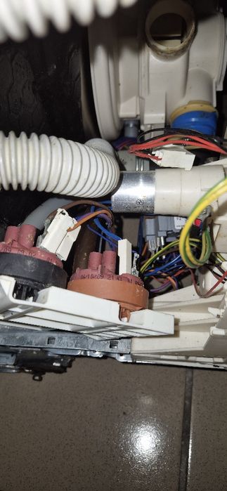 Продам запасні частини до посудомийної машини Electrolux ESL 66010