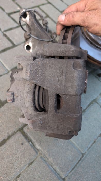 Стойки , диски renault laguna 3