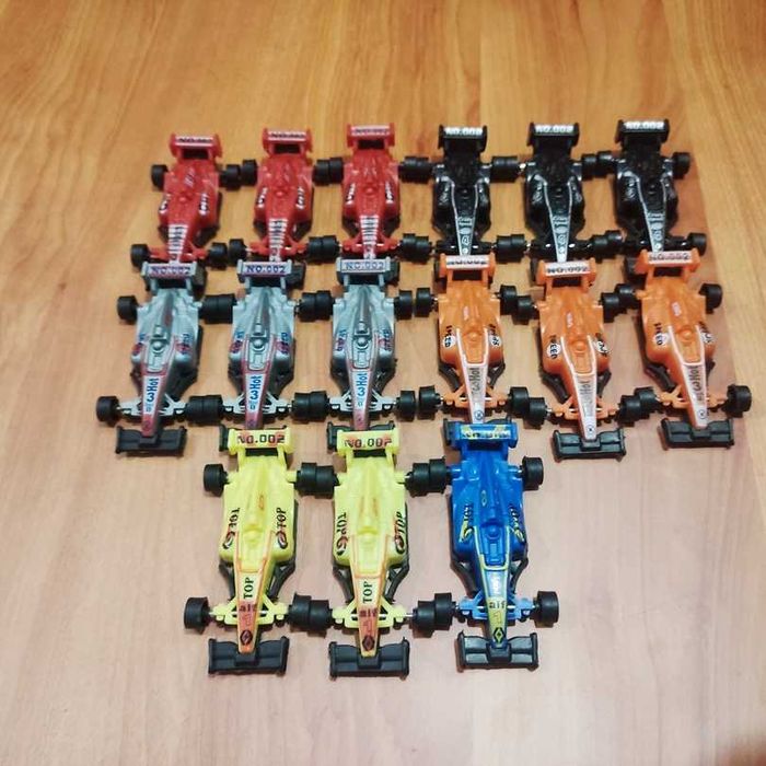 Carros F1 em plástico 7,5x3,5cm