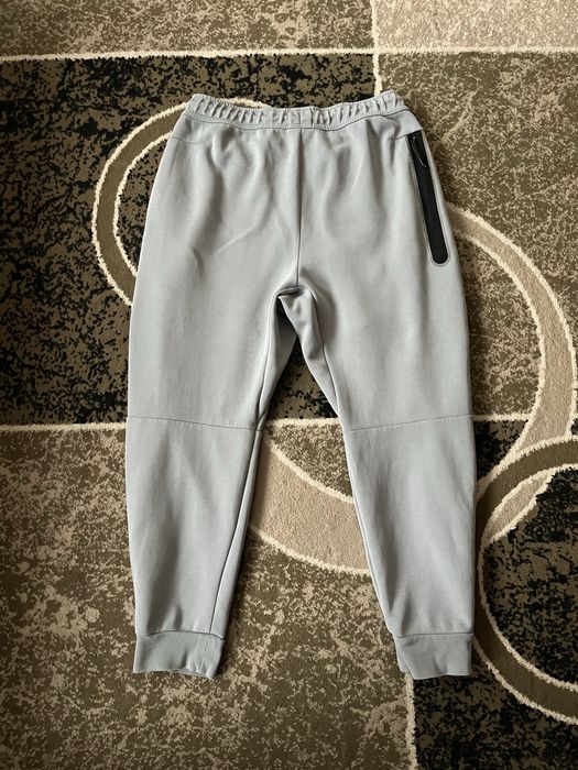 Спортивні штани Nike tech fleece