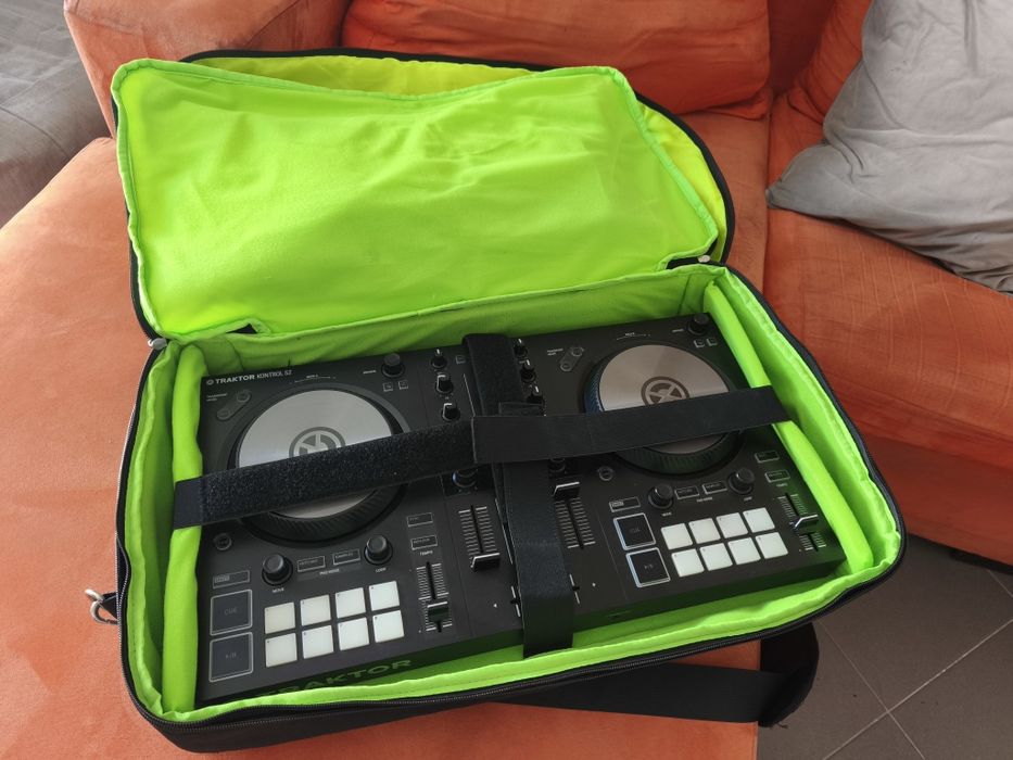 Traktor Kontrol S2 MK3 – Muito Bom Estado + Oferta de Saco de Transporte